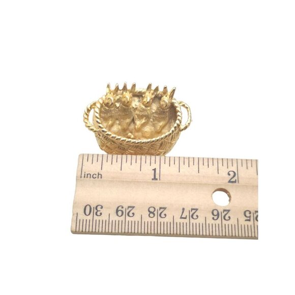 Bunny Woven Basket Brooch Pin Gold Tone Vintage Easter Spring - Picture 4 of 4